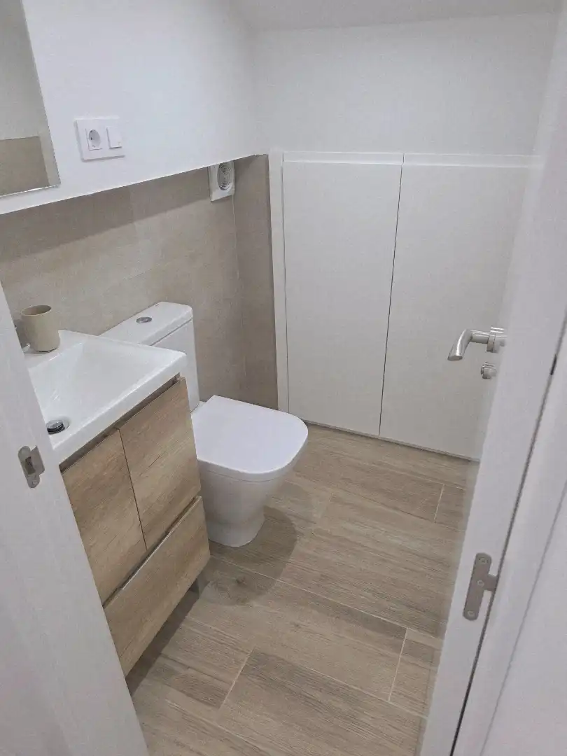 Baño de Estudio de alquiler en Sopela con Calefacción, Amueblado y Horno