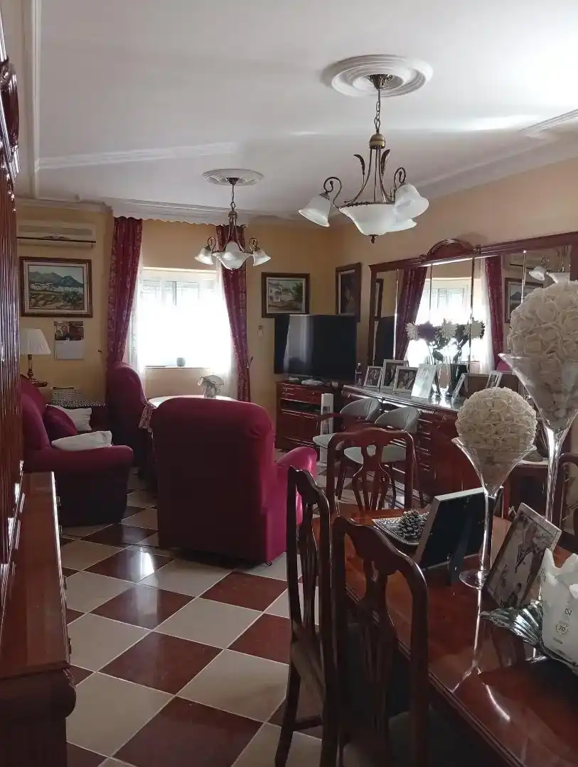 Sala d'estar de Casa adosada en venda en  Jaén Capital amb Balcó