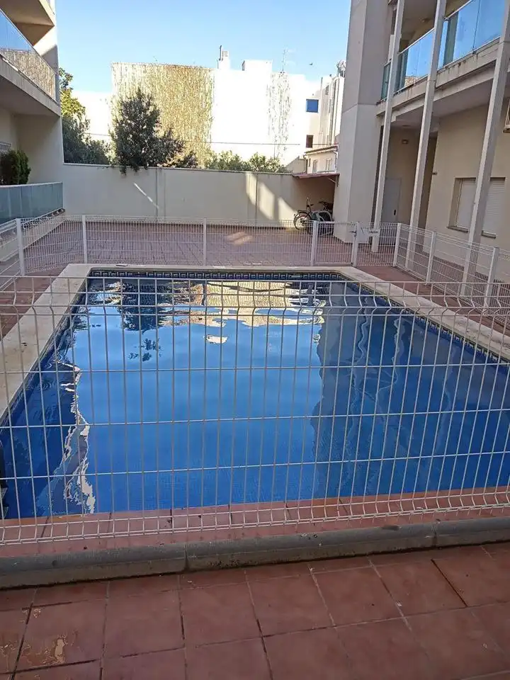 Schwimmbecken von Wohnung zum Verkauf in Torreblanca mit Klimaanlage, Terrasse und Möbliert