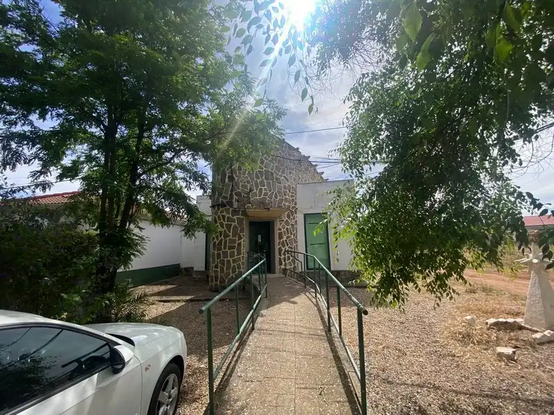 Vista exterior de Local en venta en Carboneros