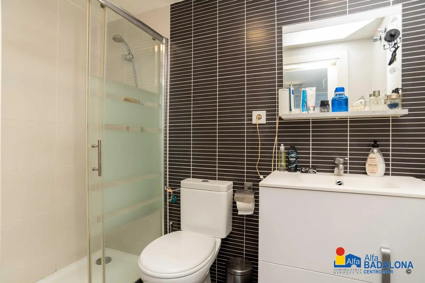 Baño de Piso en venta en Badalona con Aire acondicionado, Calefacción y Jardín privado