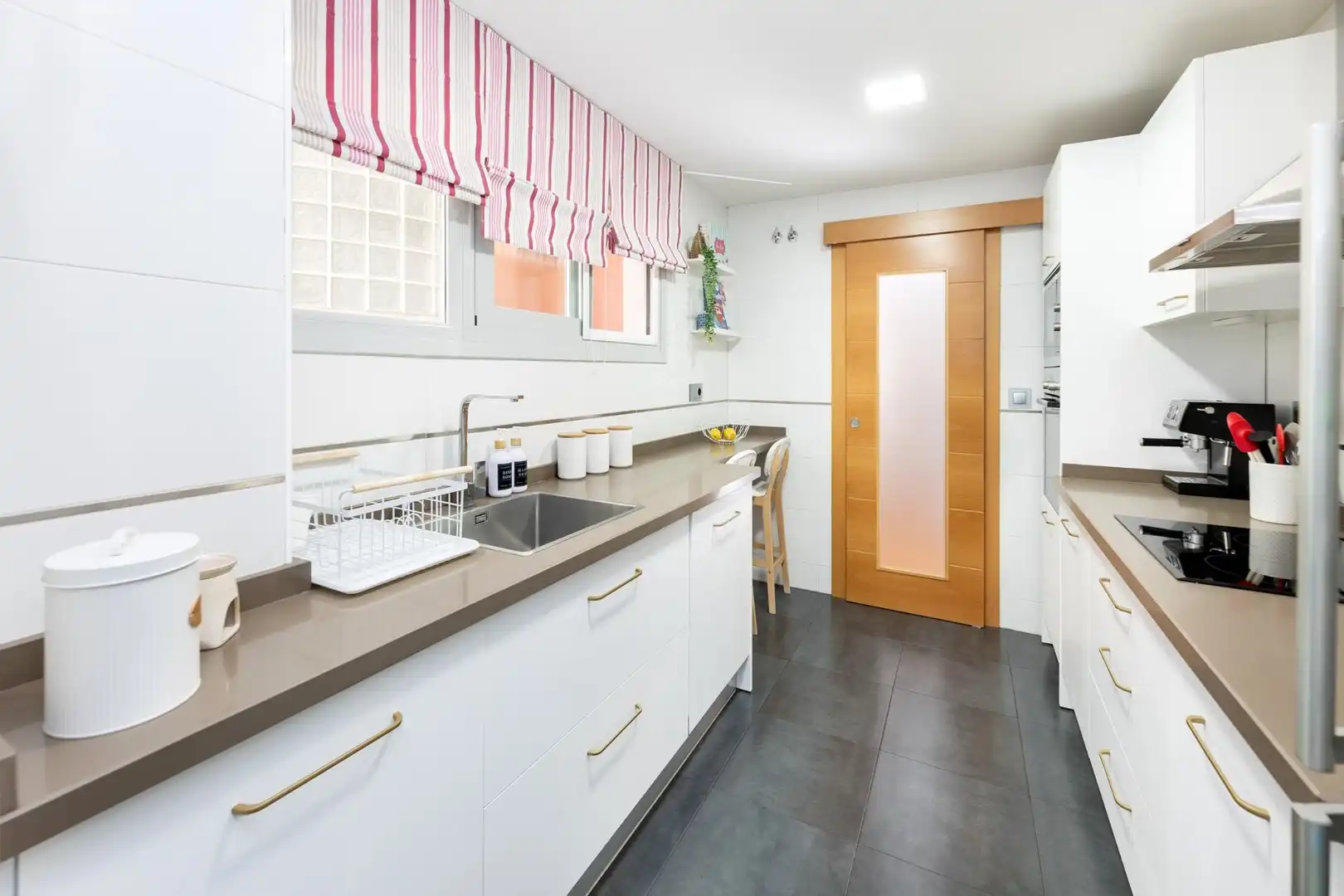 Kitchen of Flat for sale in Armilla
