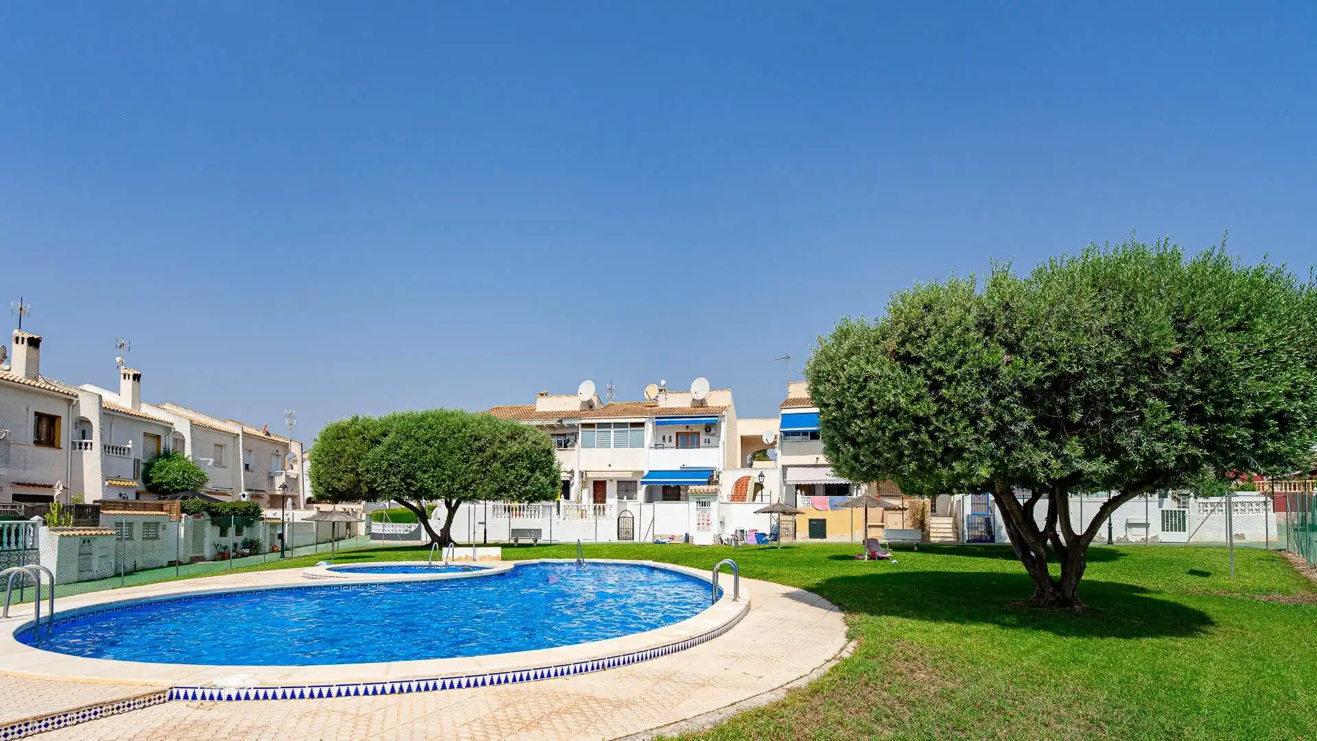 Jardín de Casa o chalet en venta en Orihuela con Jardín privado, Amueblado y Piscina comunitaria