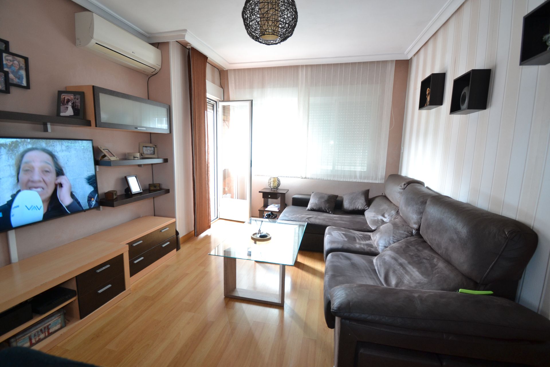 Living room of Flat for sale in Plasencia  with Air Conditioner, Heating and Terrace