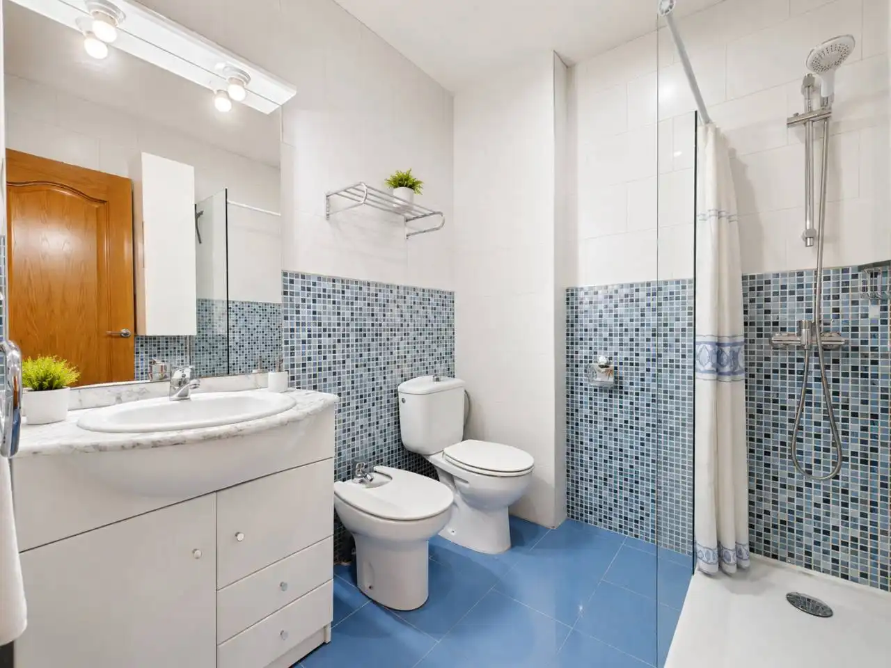 Baño de Casa adosada en venta en Manresa con Aire acondicionado, Calefacción y Terraza