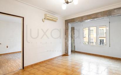 Living room of Flat for sale in  Barcelona Capital  with Air Conditioner and Balcony