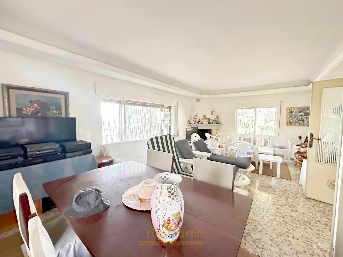 Sala d'estar de Casa o xalet en venda en Santa Marta de Tormes amb Calefacció, Jardí privat i Terrassa