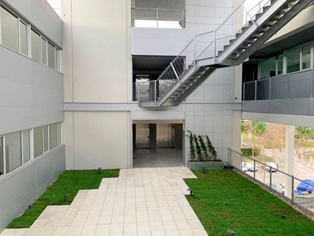 Oficina en Alquiler en Carrer de la Tecnologia en Vilamarina