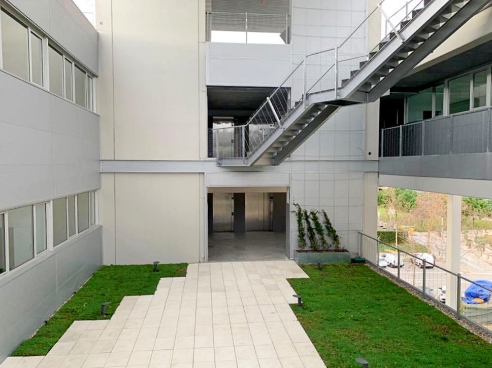 Vista exterior de Oficina de lloguer en Viladecans amb Terrassa