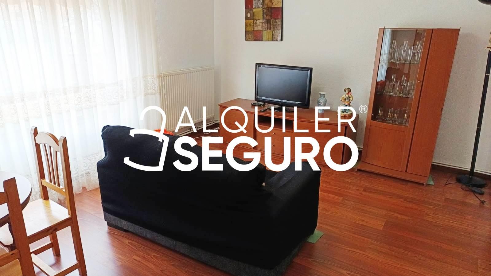 Sala d'estar de Pis de lloguer en Azagra amb Calefacció, Traster i Moblat