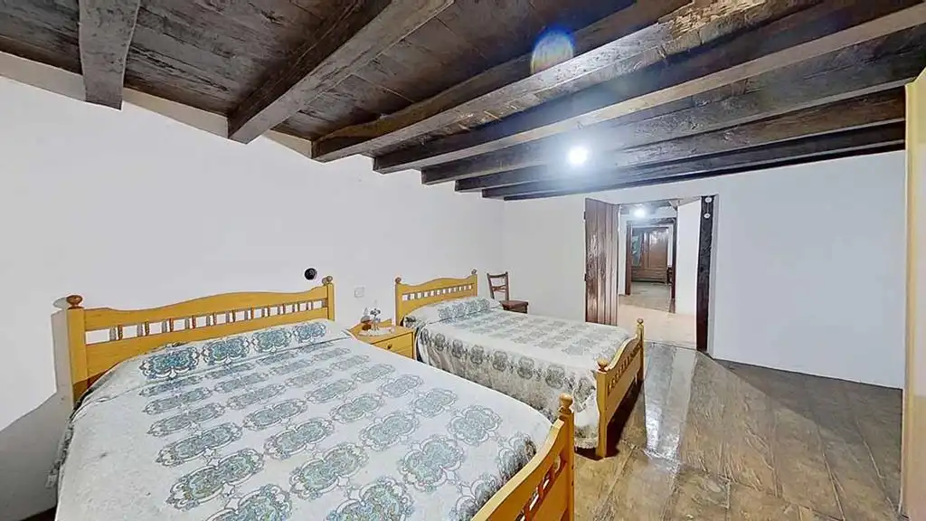 Schlafzimmer von Einfamilien-Reihenhaus zum Verkauf in Asparrena mit Möbliert