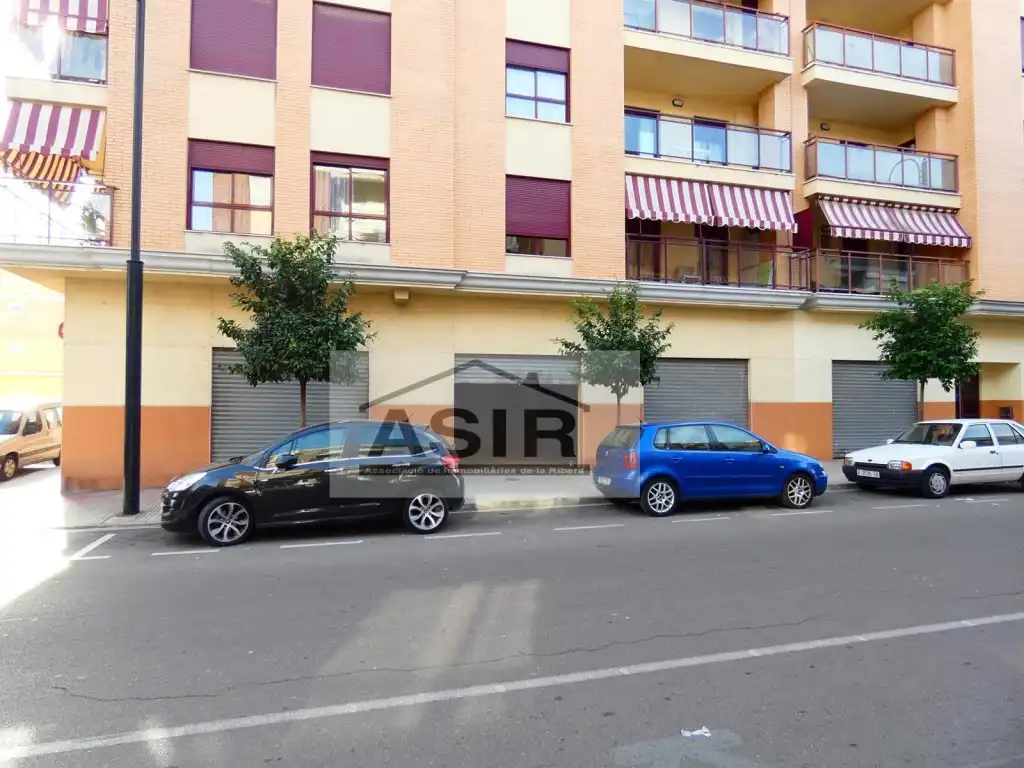Local comercial de lloguer a Casc Urbà, imagen 3