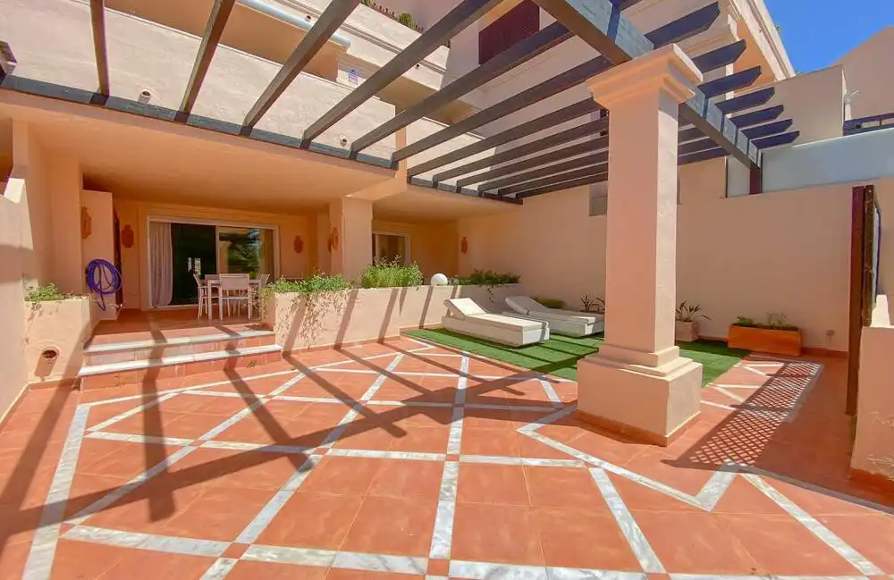 Apartament amb piscina en venda a Nueva Andalucía, imagen 5