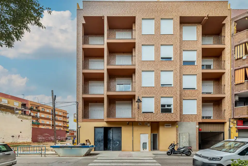 Vista exterior de Local en venta en Aldaia