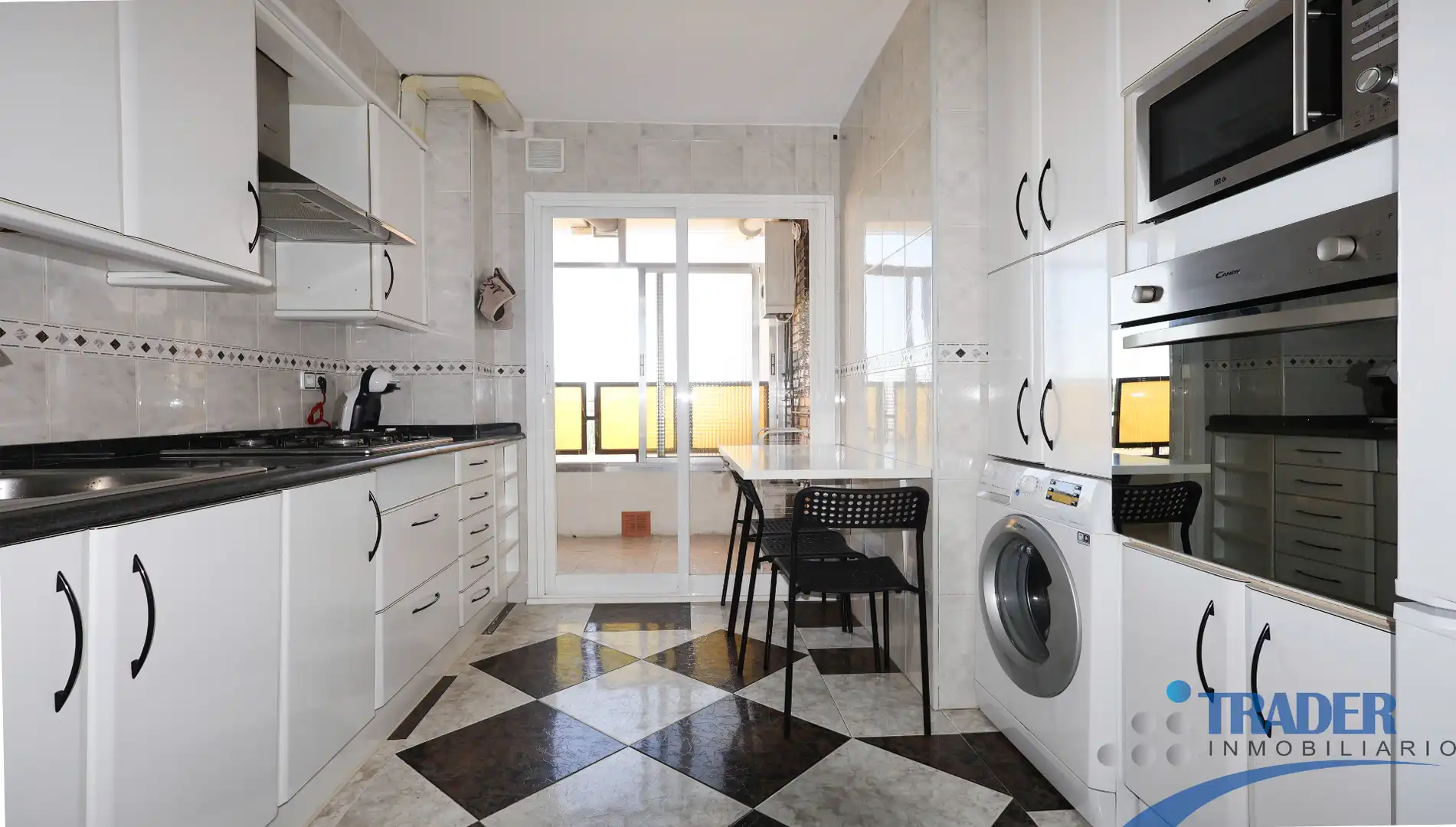 Cocina de Piso en venta en Fuenlabrada con Jardín privado, Terraza y Balcón