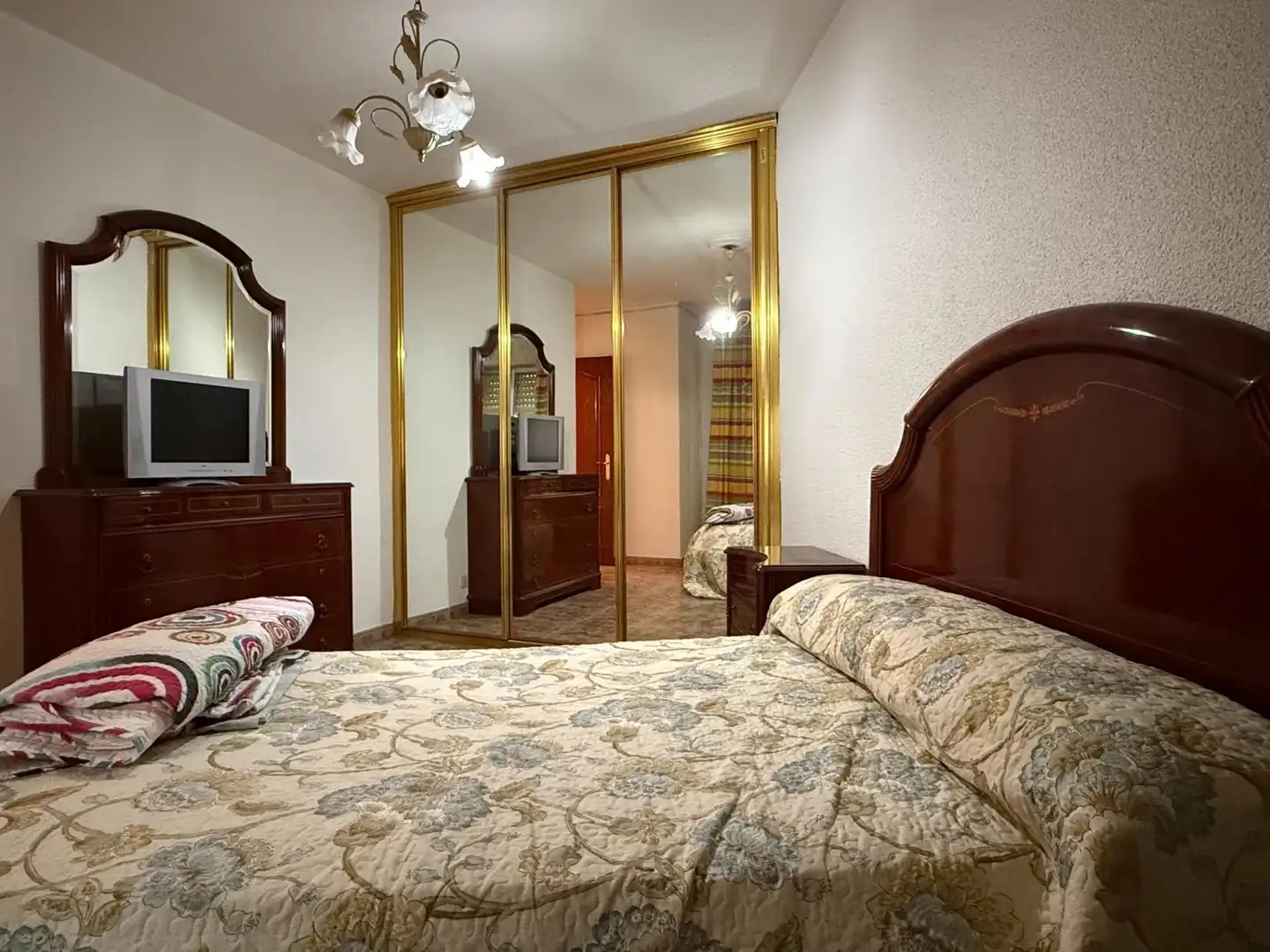 Habitación de Piso en venta en Guadalajara con Aire acondicionado, Calefacción y Trastero