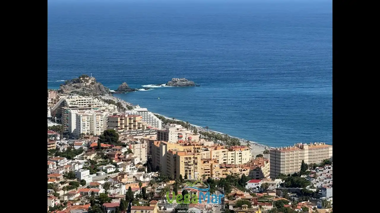 Vista exterior de Casa o chalet en venta en Almuñécar con Terraza y Piscina comunitaria