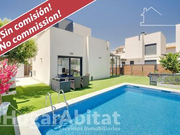 Chalet con balcón en venta en Calle María San Gil Noain