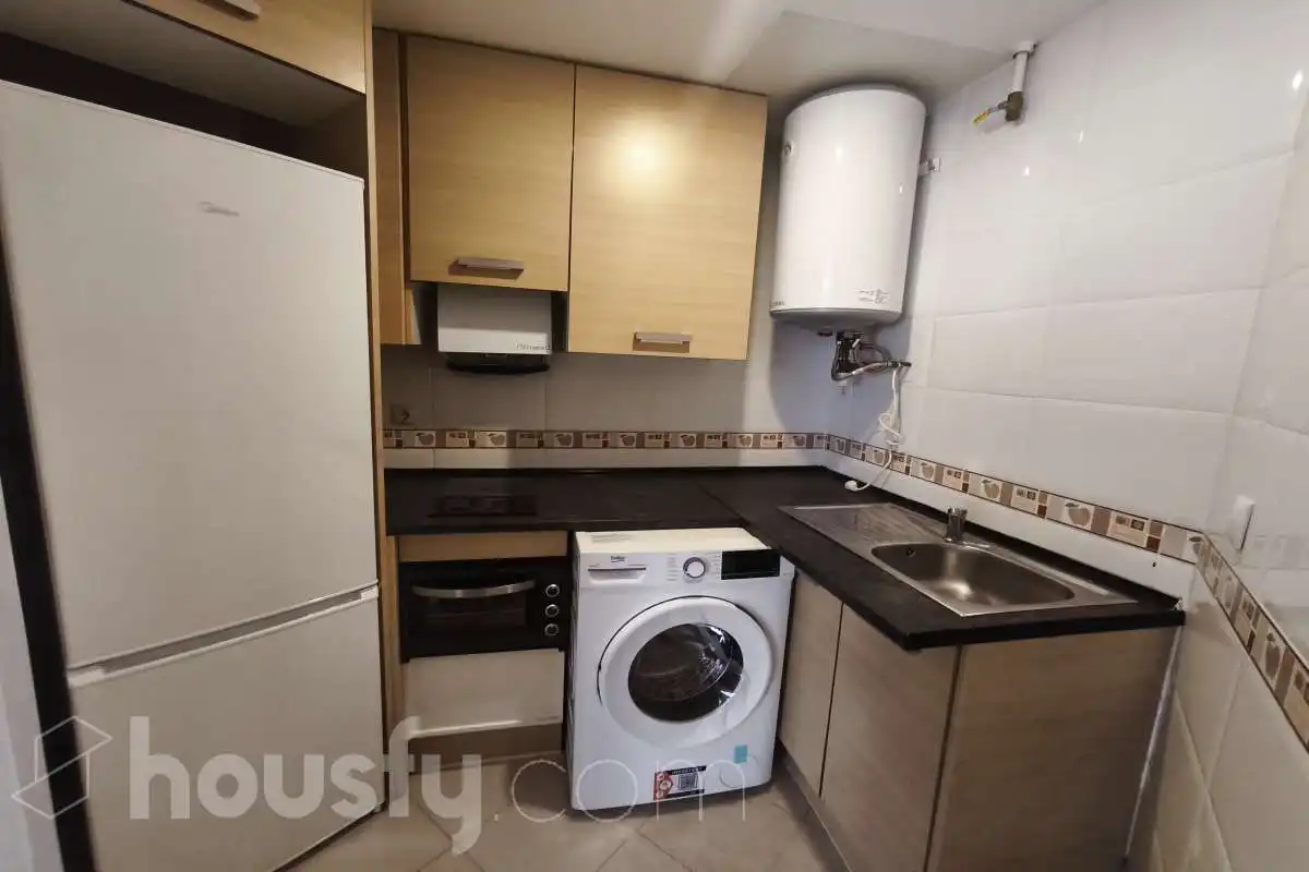Kitchen of Flat for rent in Madrid  with Heating and Parquet flooring