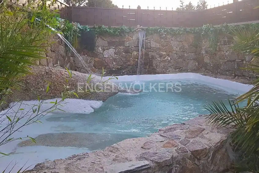 Piscina de Casa o chalet en venta en El Berrueco con Calefacción, Jardín privado y Terraza
