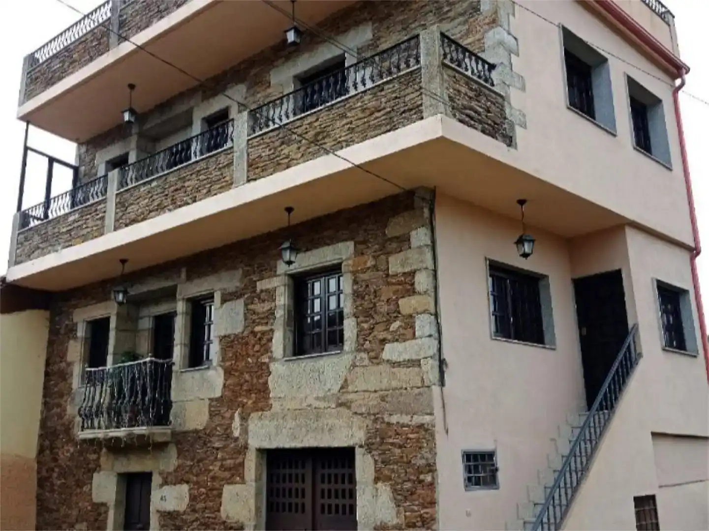 Vista exterior de Casa o xalet en venda en Toén amb Balcó