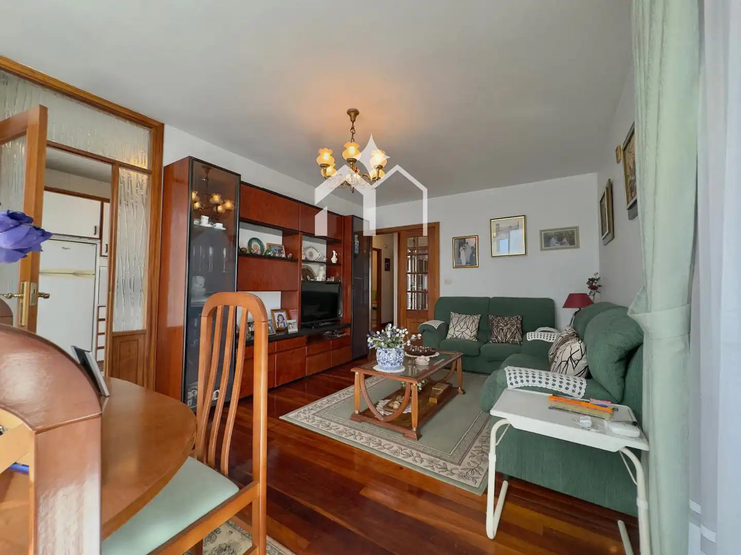 Sala d'estar de Pis en venda en Cangas  amb Calefacció, Parquet i Terrassa