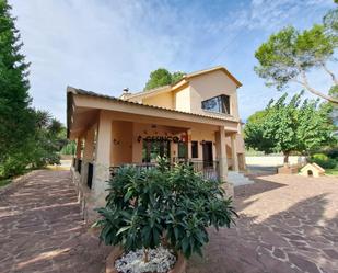 Vista exterior de Casa o xalet en venda en Genovés amb Aire condicionat, Terrassa i Piscina