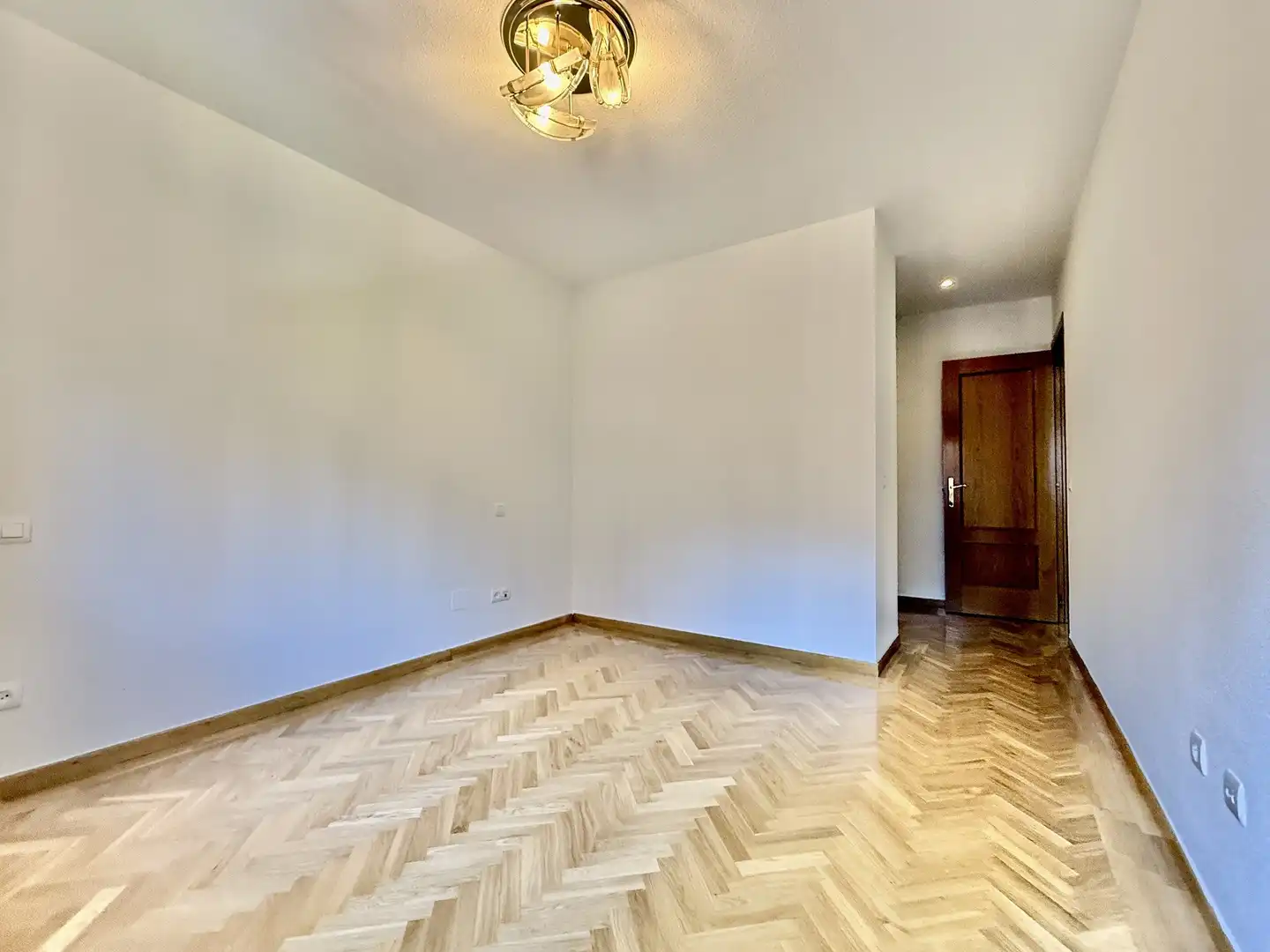 Dormitori de Pis de lloguer en Alcobendas amb Calefacció, Parquet i Terrassa