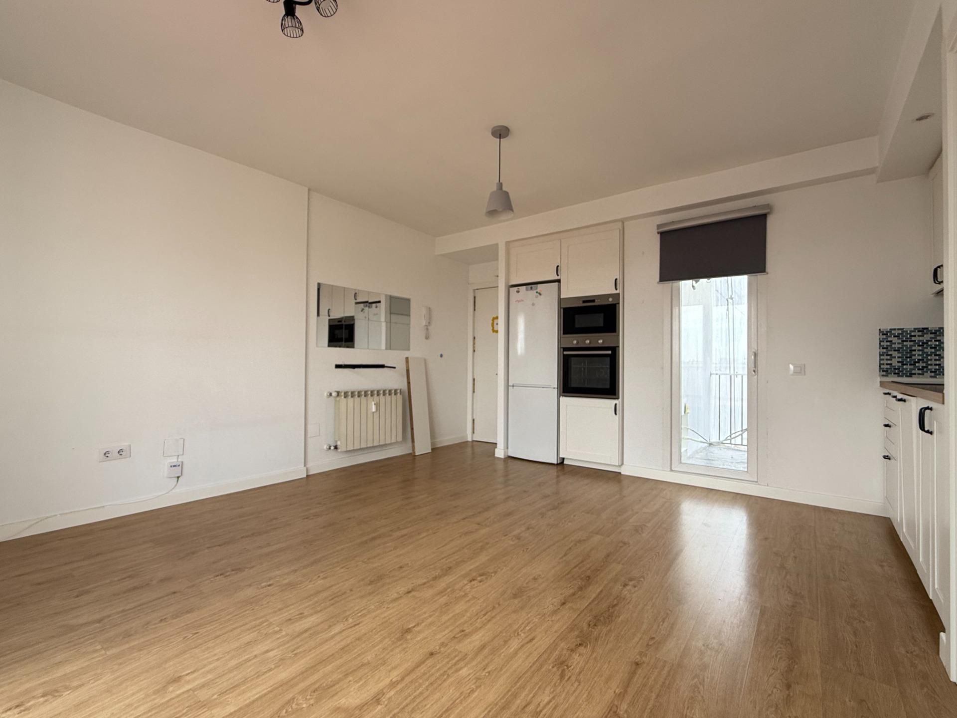 Vista exterior de Apartament de lloguer en  Madrid Capital amb Aire condicionat, Calefacció i Jardí privat
