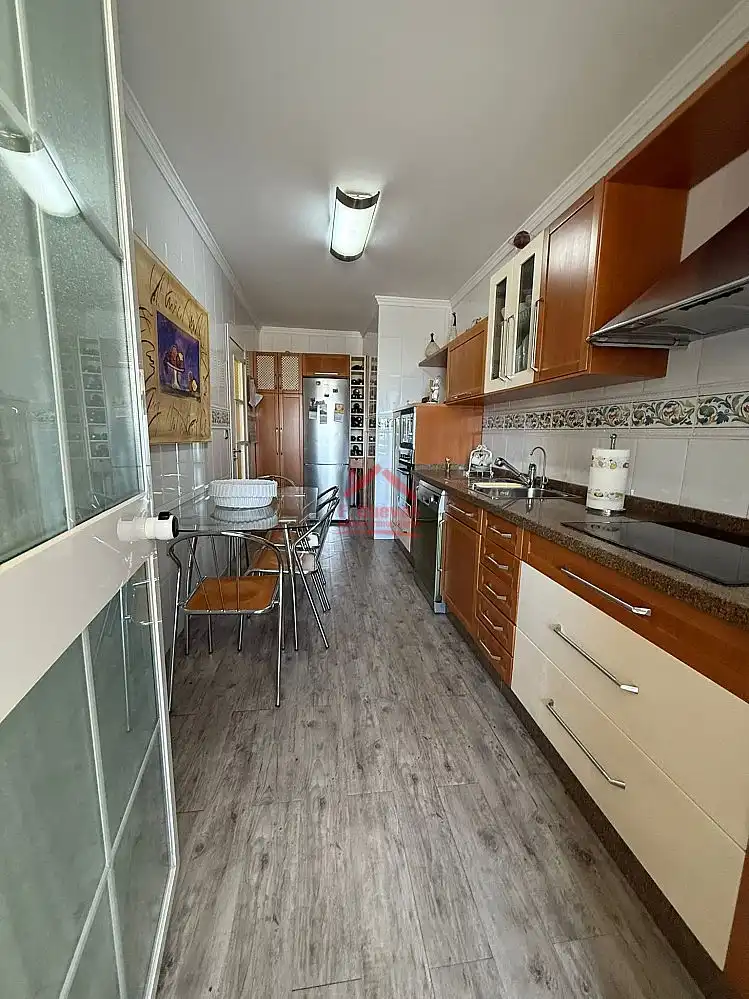 Cuina de Apartament en venda en Vélez-Málaga amb Jardí privat, Terrassa i Piscina