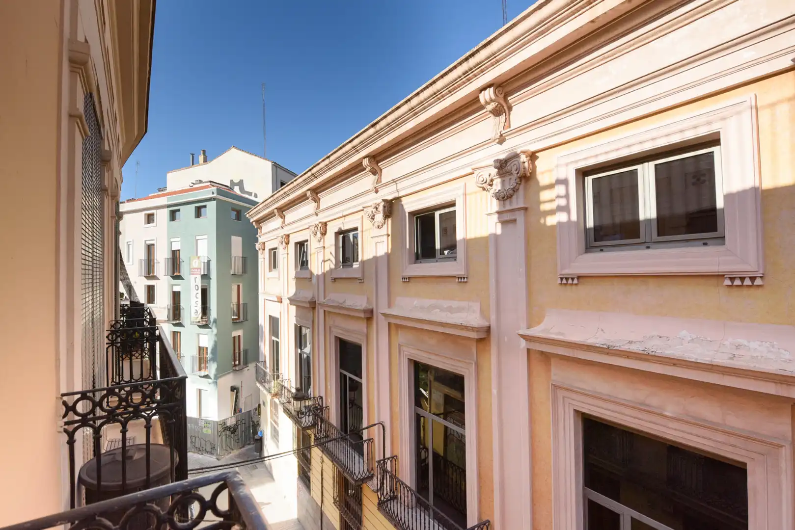 Apartamento con terraza en venta en Carrer de Baix, imagen 8