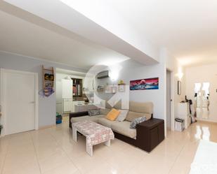 Living room of Study for sale in Santa Coloma de Gramenet  with Air Conditioner