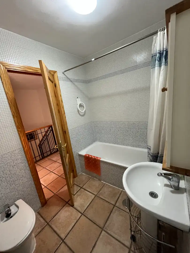 Baño de Casa adosada en venta en El Boalo - Cerceda – Mataelpino con Calefacción, Terraza y Amueblado