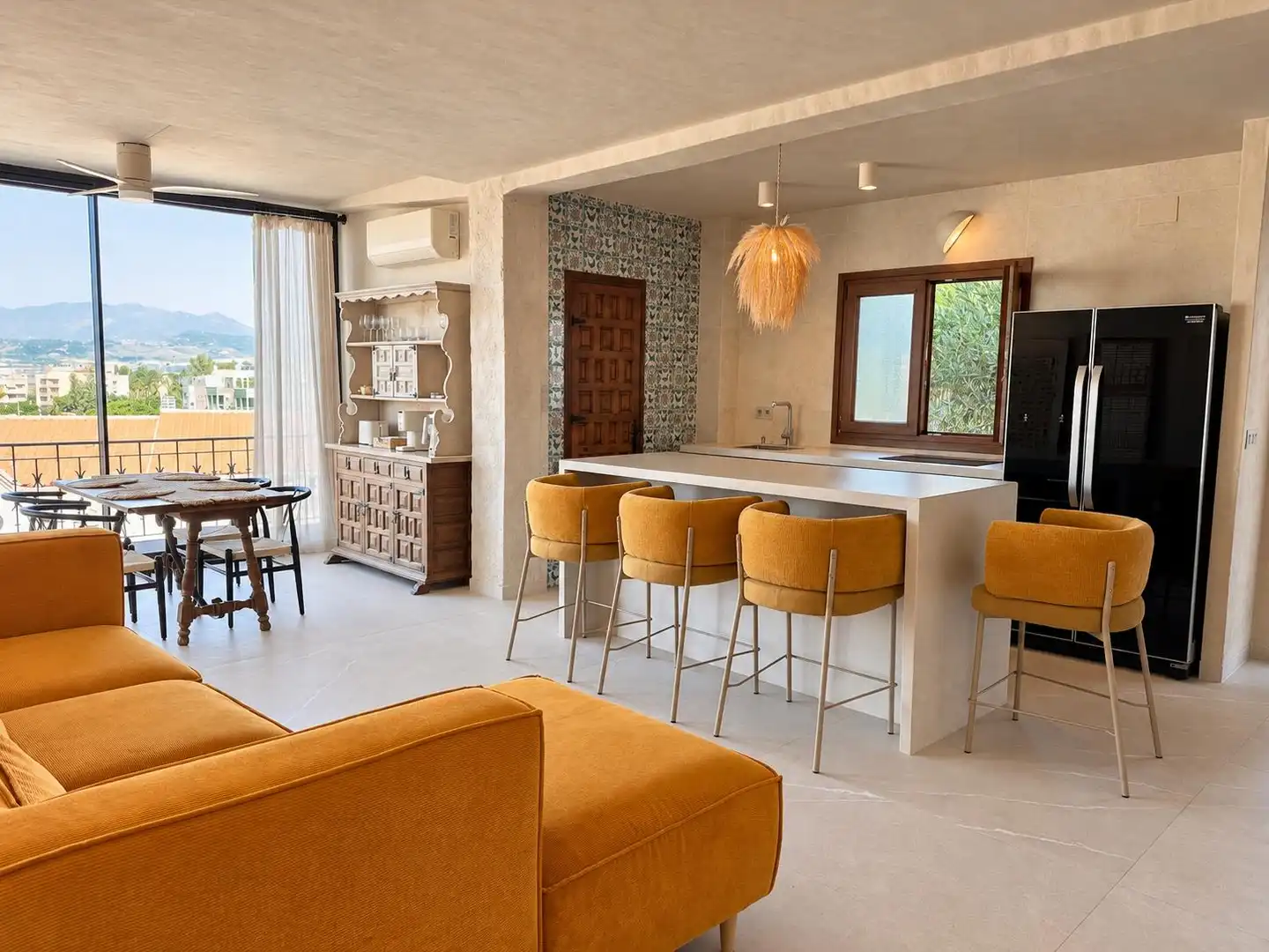 Casa aparellada amb terrassa en venda a Calle Mirador de la Bahía 31, imagen 4