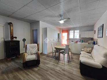 Casa rústica amb jardí en venda a Los Palacios y Villafranca