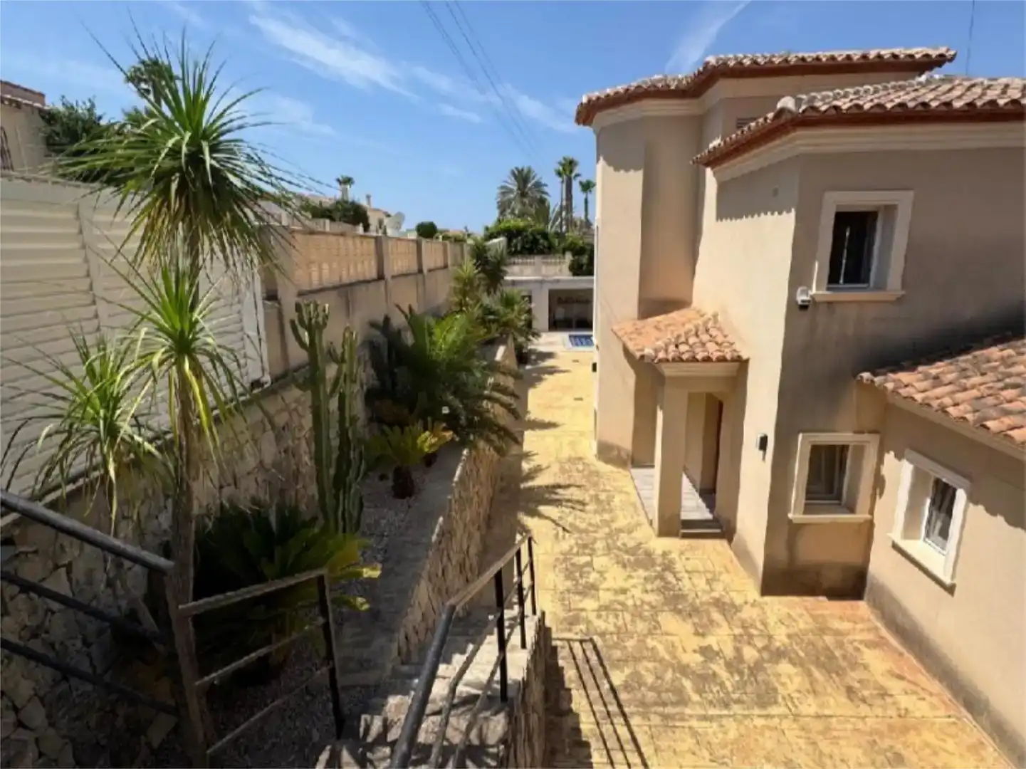Vista exterior de Casa o xalet en venda en Calpe / Calp amb Aire condicionat, Piscina i Balcó