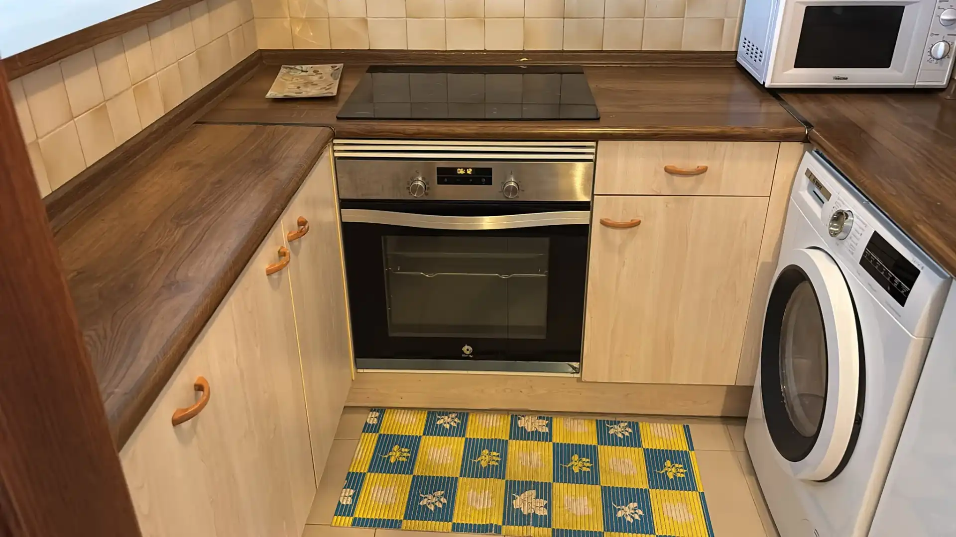 Apartament amb ascensor de lloguer a Rúa Gonzalo Torrente Ballester 4