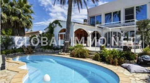 CASA CON AMARRE EN EMPURIABRAVA