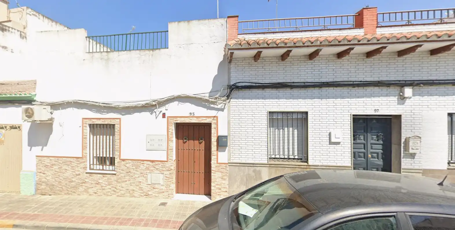 Exterior view of Houses for sale in Dos Hermanas
