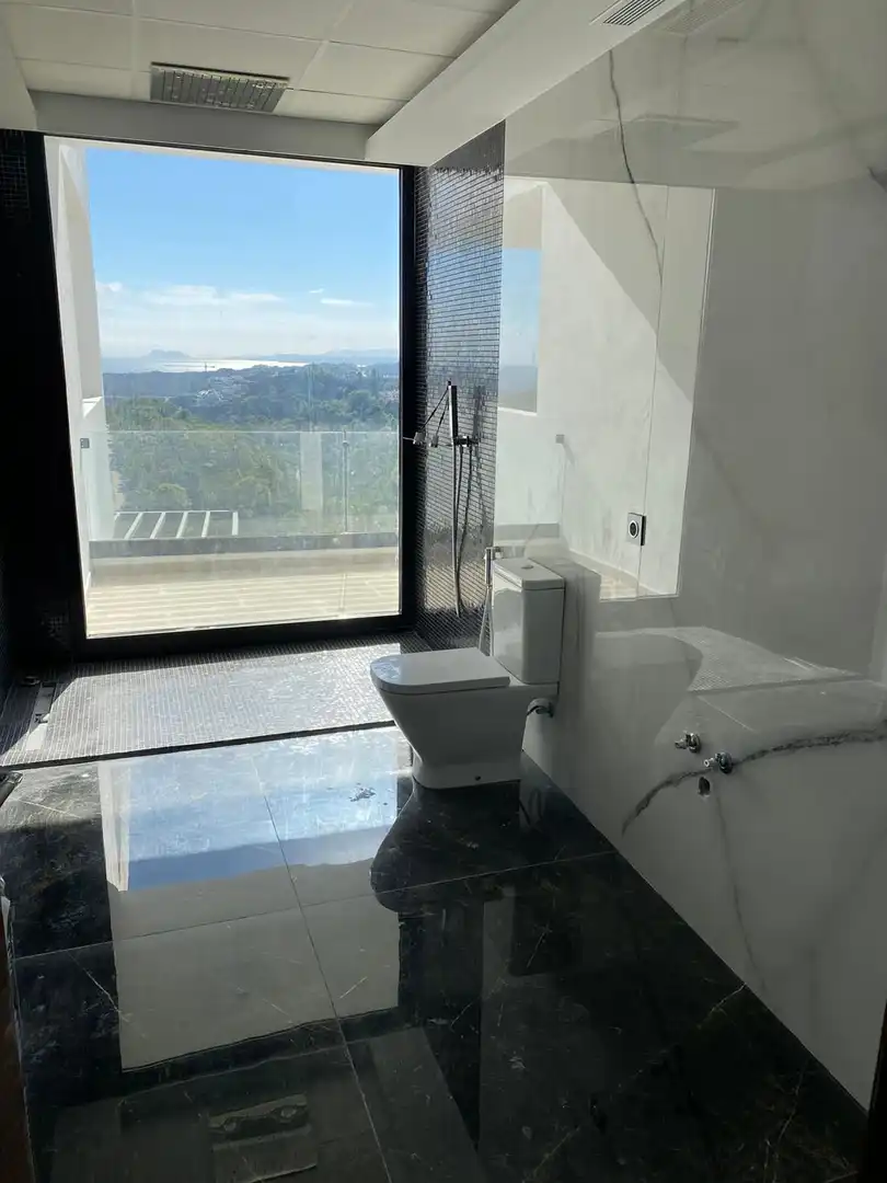 Bathroom of Houses for rent in Benahavís  with Air Conditioner, Heating and Private garden