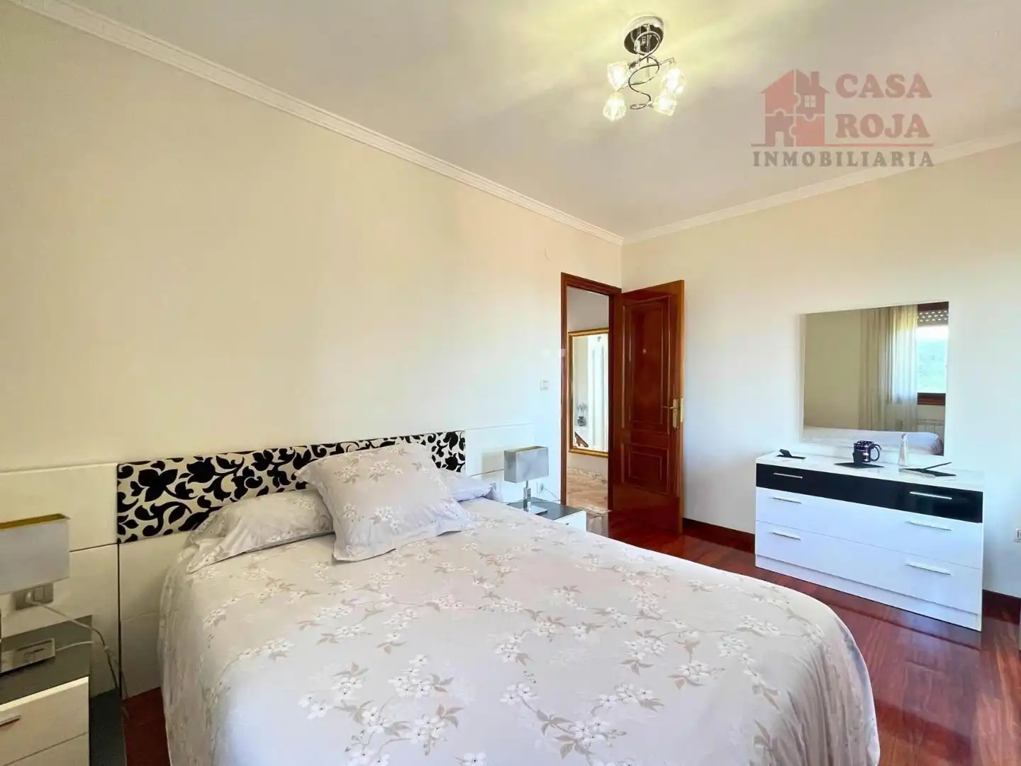 Habitación de Casa o chalet en venta en Cangas  con Calefacción, Terraza y Piscina
