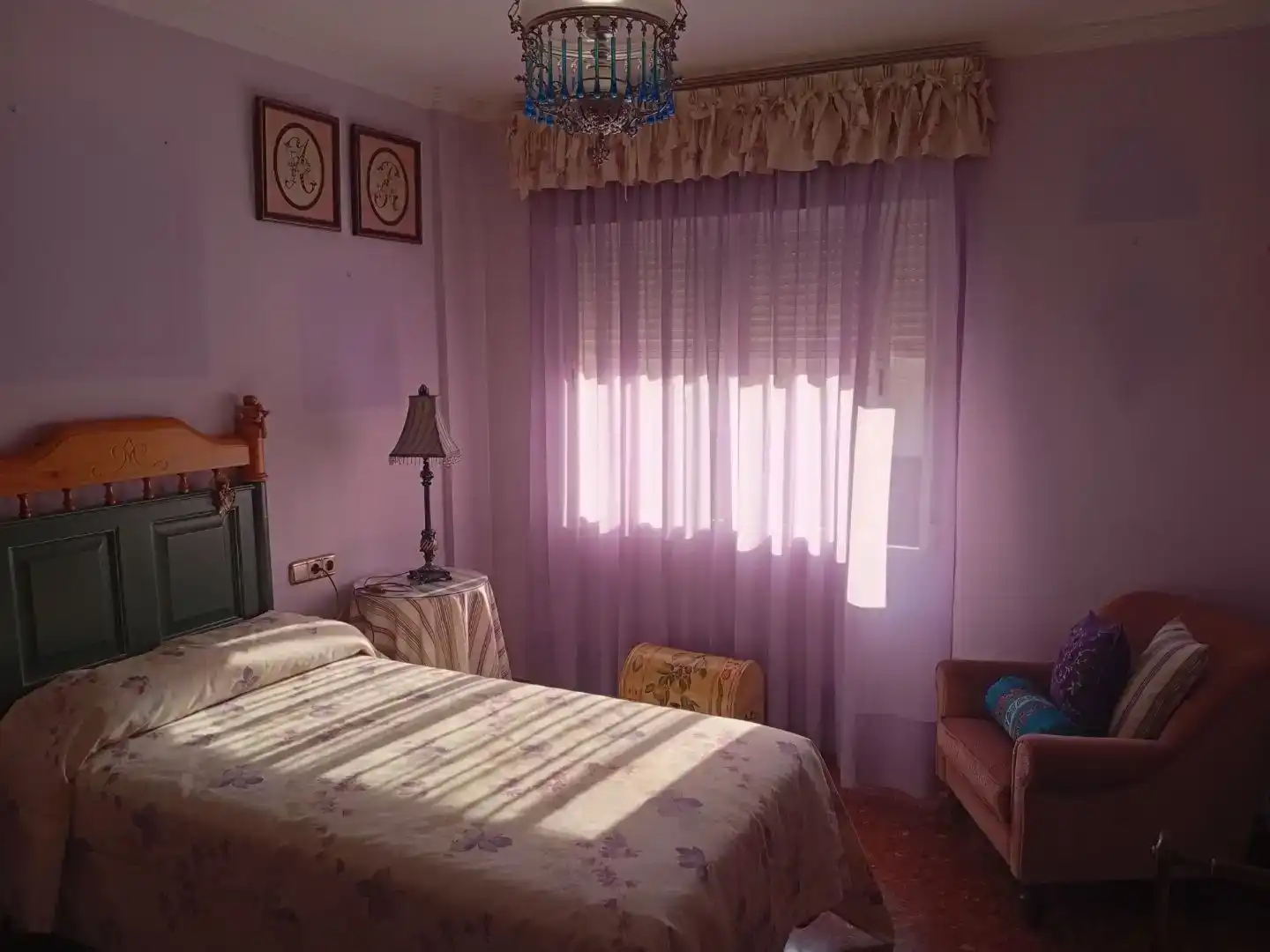Dormitori de Casa adosada en venda en Motril amb Aire condicionat, Jardí privat i Moblat