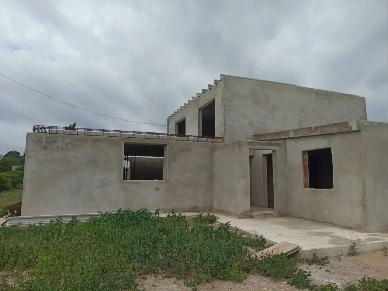 Vista exterior de Casa o xalet en venda en San Rafael del Río amb Piscina