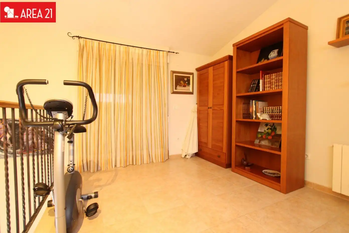 Detached homes for rent in La Pobla de Vallbona  with Air Conditioner, Heating and Terrace