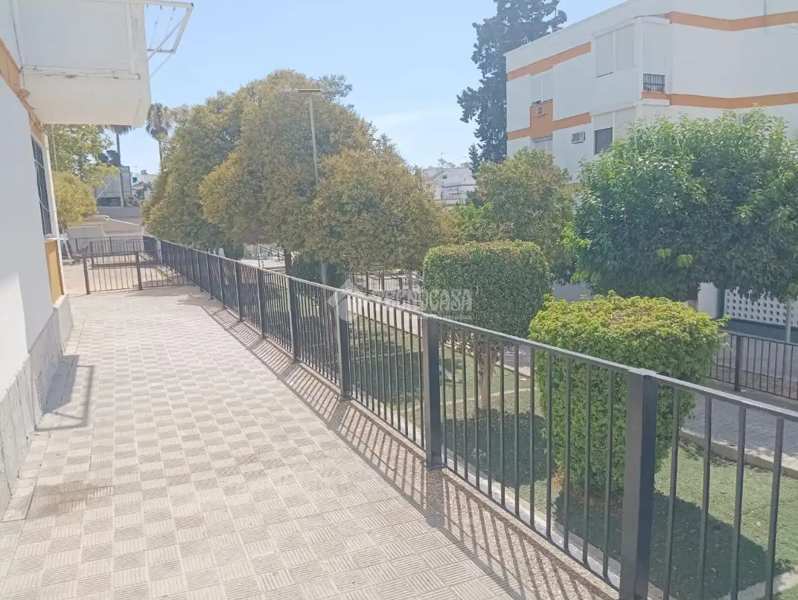 Exterior view of Flat for sale in Arahal  with Air Conditioner and Balcony