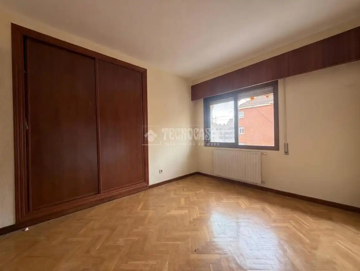 Dormitori de Pis en venda en Madrid amb Aire condicionat, Parquet i Terrassa
