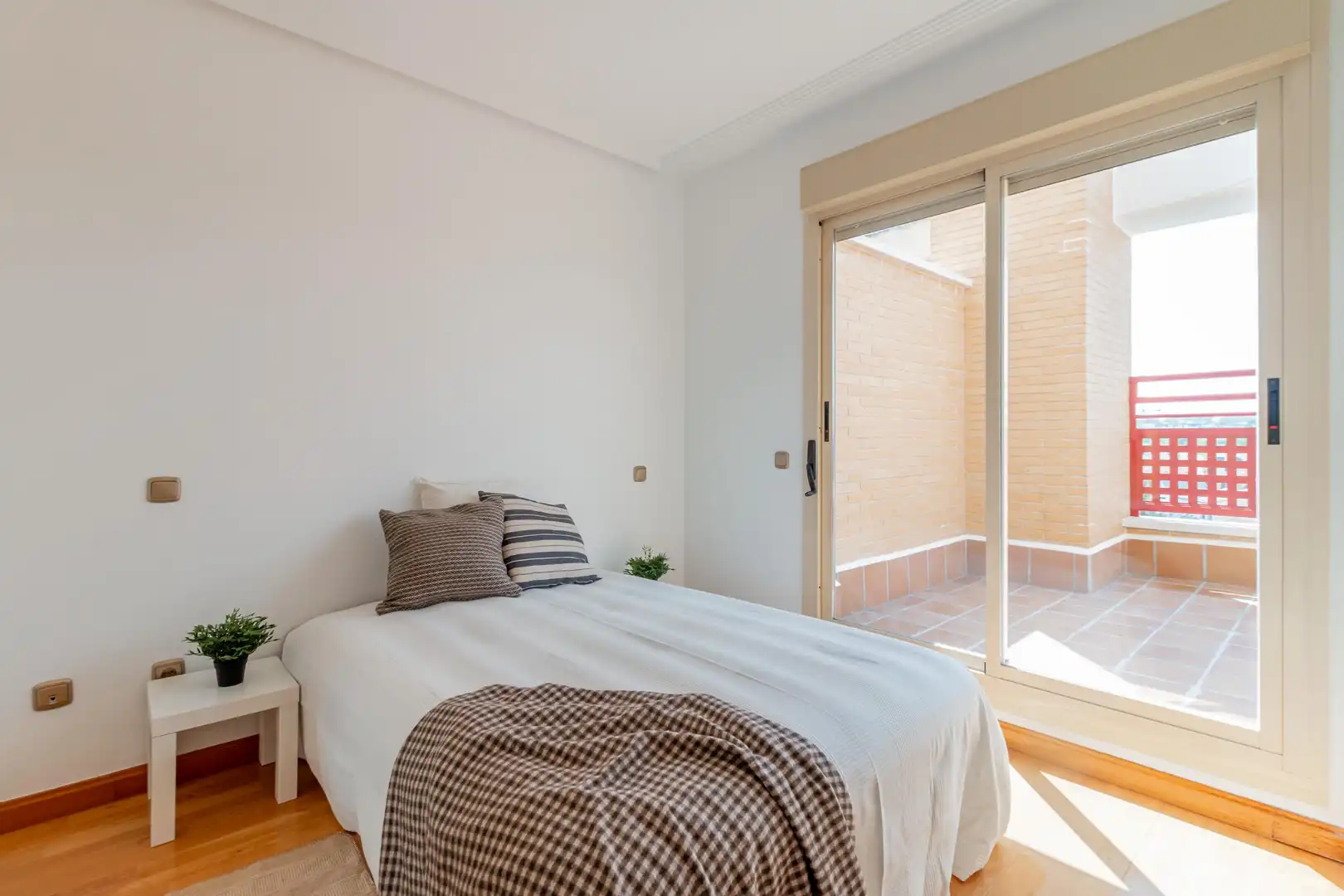 Habitación de Ático de alquiler en Madrid con Jardín privado, Parquet y Trastero