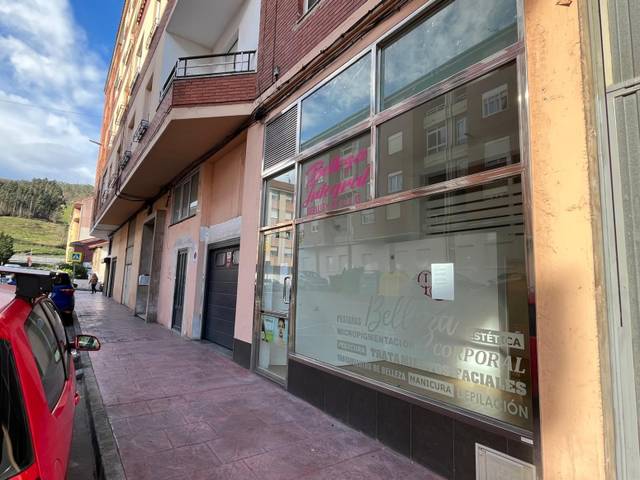 Local comercial en Alquiler en Los Corrales de Buelna - C/ Peñas Arriba, 4 en Los Corrales de Buelna