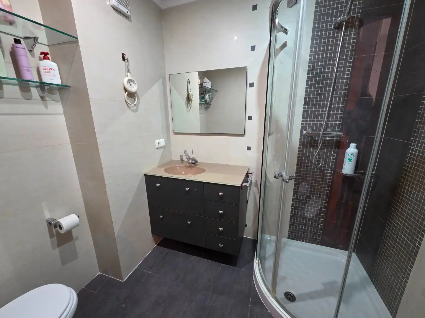 Badezimmer von Wohnung zum Verkauf in Burgos mit Heizung, Terrasse und Abstellraum