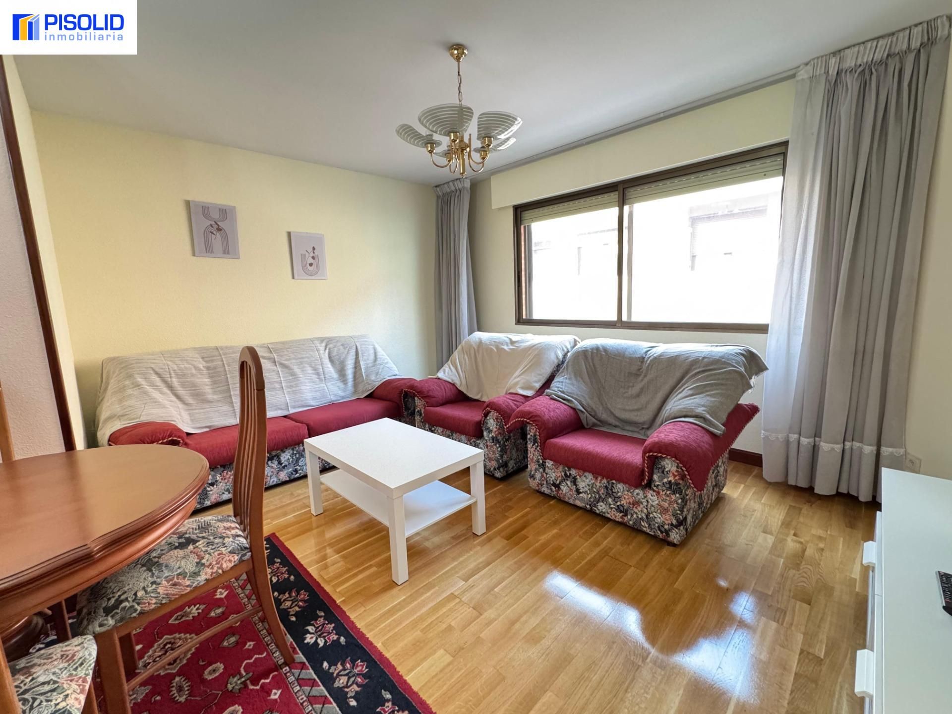 Living room of Flat to rent in Valladolid Capital  with Heating, Terrace and Storage room